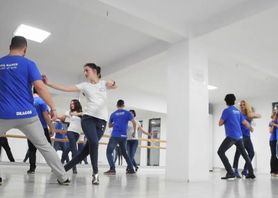 header-lp-cursuri-latino-footer
